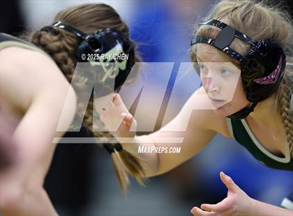 Thumbnail 3 in Alpha Female Tournament photogallery.