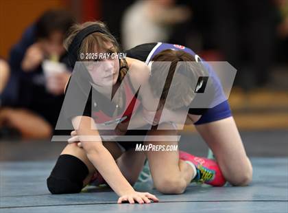 Thumbnail 2 in Alpha Female Tournament photogallery.