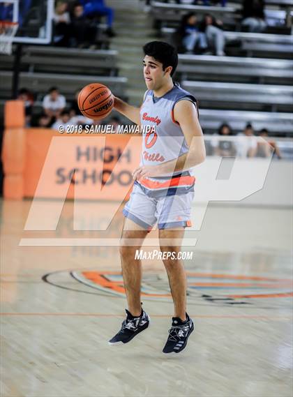 Thumbnail 1 in Redondo Union vs Beverly Hills (Beverly Hills 76th Sax Elliott Invitational) photogallery.