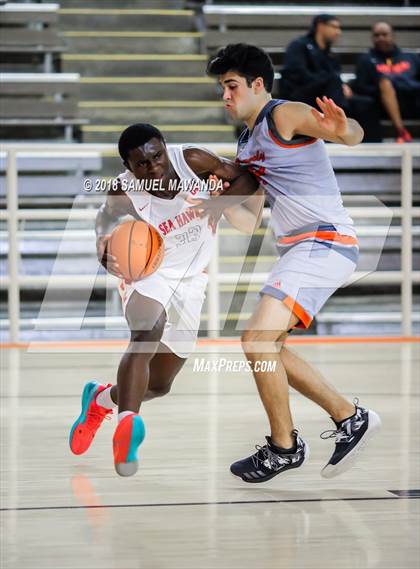 Thumbnail 3 in Redondo Union vs Beverly Hills (Beverly Hills 76th Sax Elliott Invitational) photogallery.