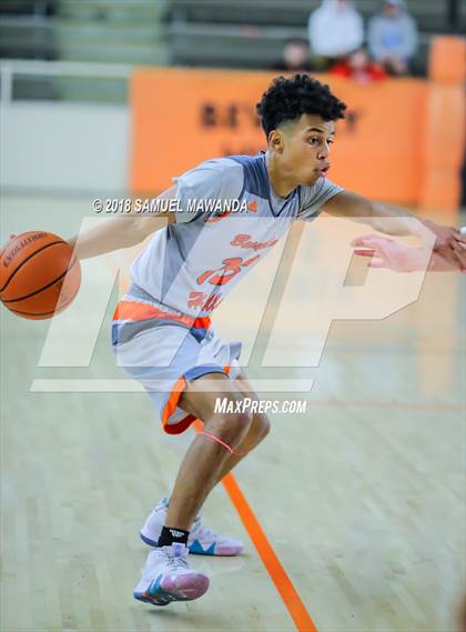Thumbnail 3 in Redondo Union vs Beverly Hills (Beverly Hills 76th Sax Elliott Invitational) photogallery.