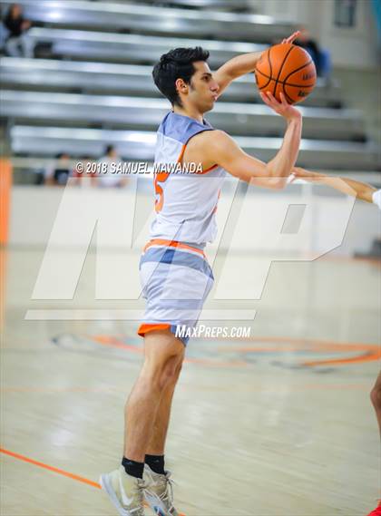 Thumbnail 2 in Redondo Union vs Beverly Hills (Beverly Hills 76th Sax Elliott Invitational) photogallery.