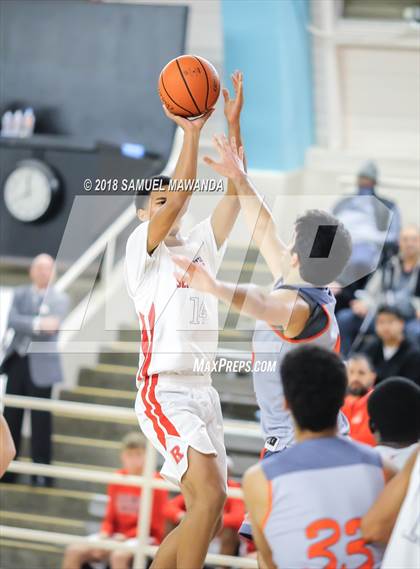Thumbnail 3 in Redondo Union vs Beverly Hills (Beverly Hills 76th Sax Elliott Invitational) photogallery.