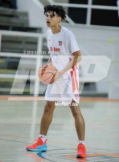 Thumbnail 2 in Redondo Union vs Beverly Hills (Beverly Hills 76th Sax Elliott Invitational) photogallery.
