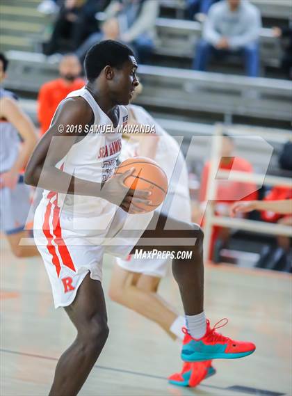 Thumbnail 3 in Redondo Union vs Beverly Hills (Beverly Hills 76th Sax Elliott Invitational) photogallery.