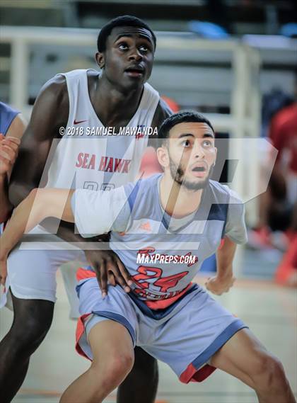 Thumbnail 2 in Redondo Union vs Beverly Hills (Beverly Hills 76th Sax Elliott Invitational) photogallery.