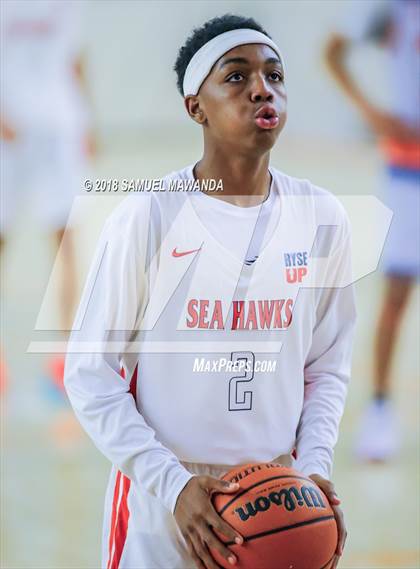 Thumbnail 3 in Redondo Union vs Beverly Hills (Beverly Hills 76th Sax Elliott Invitational) photogallery.