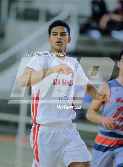 Thumbnail 3 in Redondo Union vs Beverly Hills (Beverly Hills 76th Sax Elliott Invitational) photogallery.