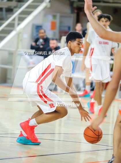 Thumbnail 1 in Redondo Union vs Beverly Hills (Beverly Hills 76th Sax Elliott Invitational) photogallery.