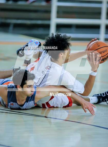 Thumbnail 3 in Redondo Union vs Beverly Hills (Beverly Hills 76th Sax Elliott Invitational) photogallery.