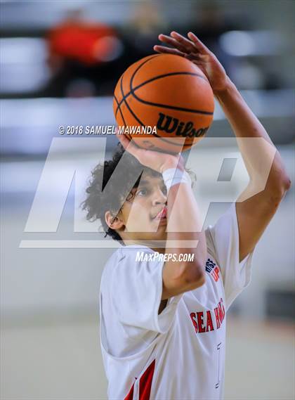 Thumbnail 1 in Redondo Union vs Beverly Hills (Beverly Hills 76th Sax Elliott Invitational) photogallery.