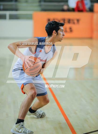 Thumbnail 3 in Redondo Union vs Beverly Hills (Beverly Hills 76th Sax Elliott Invitational) photogallery.
