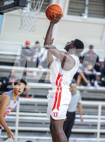 Thumbnail 2 in Redondo Union vs Beverly Hills (Beverly Hills 76th Sax Elliott Invitational) photogallery.