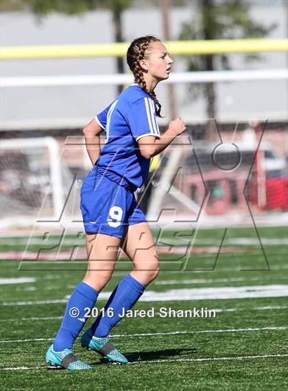 Thumbnail 3 in E.D. White vs. DeRidder (LHSAA D3 Regional Playoff) photogallery.
