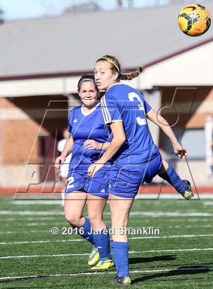 Thumbnail 2 in E.D. White vs. DeRidder (LHSAA D3 Regional Playoff) photogallery.