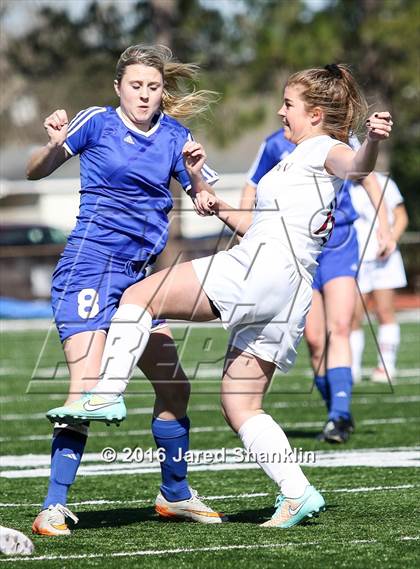 Thumbnail 1 in E.D. White vs. DeRidder (LHSAA D3 Regional Playoff) photogallery.