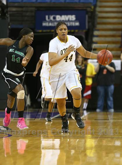 Thumbnail 2 in St. Mary's vs. Bishop O'Dowd (CIF NorCal Regional Open Division Final) photogallery.