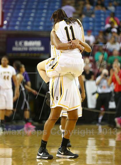 Thumbnail 3 in St. Mary's vs. Bishop O'Dowd (CIF NorCal Regional Open Division Final) photogallery.