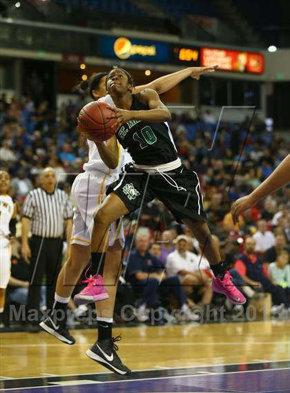 Thumbnail 3 in St. Mary's vs. Bishop O'Dowd (CIF NorCal Regional Open Division Final) photogallery.