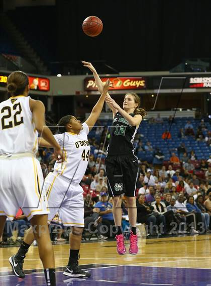 Thumbnail 2 in St. Mary's vs. Bishop O'Dowd (CIF NorCal Regional Open Division Final) photogallery.