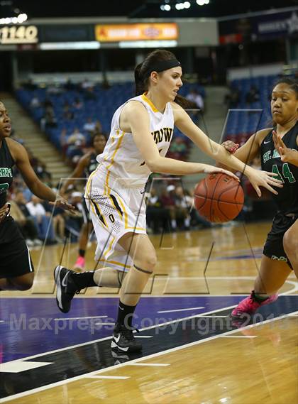 Thumbnail 3 in St. Mary's vs. Bishop O'Dowd (CIF NorCal Regional Open Division Final) photogallery.