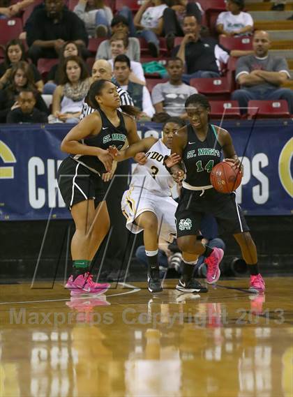 Thumbnail 3 in St. Mary's vs. Bishop O'Dowd (CIF NorCal Regional Open Division Final) photogallery.