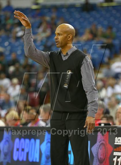 Thumbnail 3 in St. Mary's vs. Bishop O'Dowd (CIF NorCal Regional Open Division Final) photogallery.