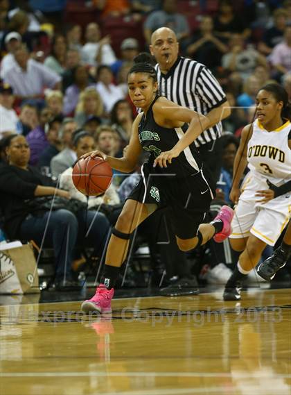 Thumbnail 2 in St. Mary's vs. Bishop O'Dowd (CIF NorCal Regional Open Division Final) photogallery.