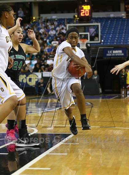 Thumbnail 2 in St. Mary's vs. Bishop O'Dowd (CIF NorCal Regional Open Division Final) photogallery.