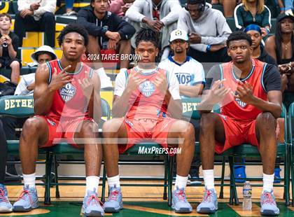 Thumbnail 2 in Team Bubba Chuck vs Team Answer (Iverson Classic) photogallery.