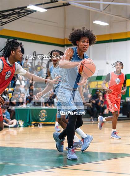 Thumbnail 2 in Team Bubba Chuck vs Team Answer (Iverson Classic) photogallery.