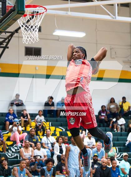Thumbnail 2 in Team Bubba Chuck vs Team Answer (Iverson Classic) photogallery.