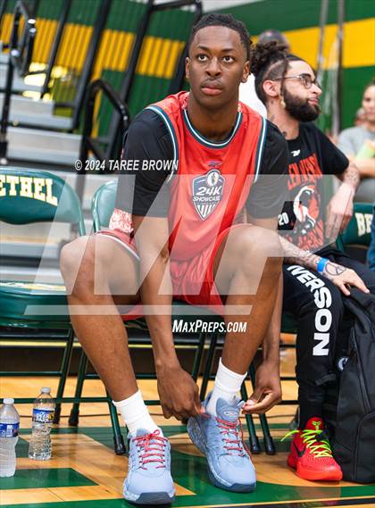 Thumbnail 3 in Team Bubba Chuck vs Team Answer (Iverson Classic) photogallery.