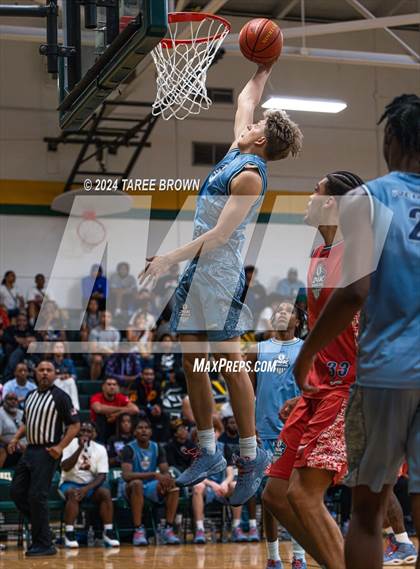 Thumbnail 1 in Team Bubba Chuck vs Team Answer (Iverson Classic) photogallery.