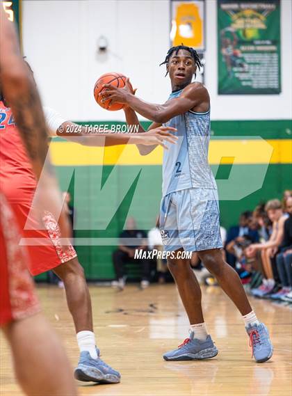 Thumbnail 2 in Team Bubba Chuck vs Team Answer (Iverson Classic) photogallery.