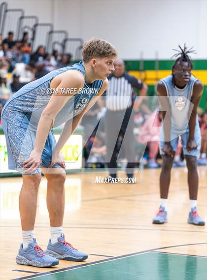 Thumbnail 1 in Team Bubba Chuck vs Team Answer (Iverson Classic) photogallery.