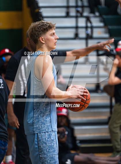 Thumbnail 2 in Team Bubba Chuck vs Team Answer (Iverson Classic) photogallery.