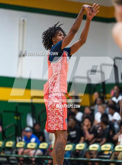 Thumbnail 1 in Team Bubba Chuck vs Team Answer (Iverson Classic) photogallery.