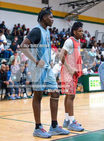 Thumbnail 3 in Team Bubba Chuck vs Team Answer (Iverson Classic) photogallery.