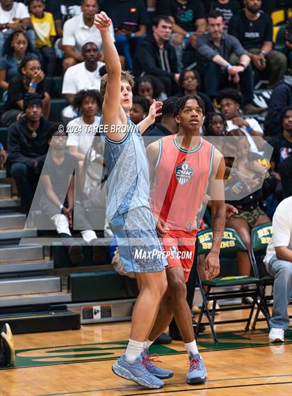 Thumbnail 3 in Team Bubba Chuck vs Team Answer (Iverson Classic) photogallery.
