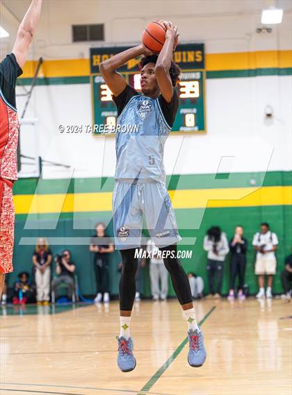 Thumbnail 1 in Team Bubba Chuck vs Team Answer (Iverson Classic) photogallery.