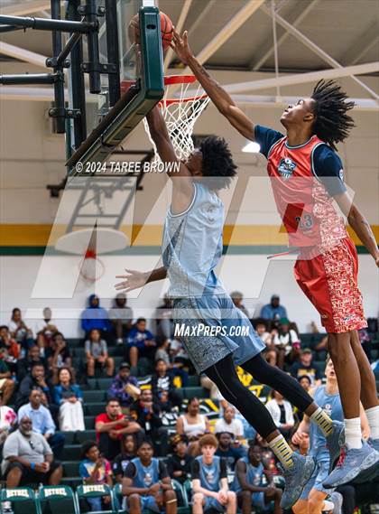 Thumbnail 2 in Team Bubba Chuck vs Team Answer (Iverson Classic) photogallery.