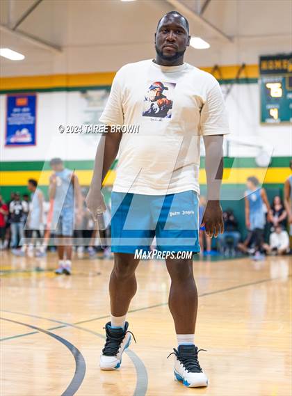 Thumbnail 3 in Team Bubba Chuck vs Team Answer (Iverson Classic) photogallery.
