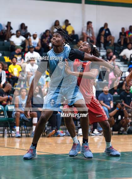 Thumbnail 3 in Team Bubba Chuck vs Team Answer (Iverson Classic) photogallery.