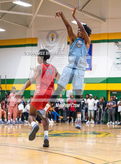 Thumbnail 2 in Team Bubba Chuck vs Team Answer (Iverson Classic) photogallery.