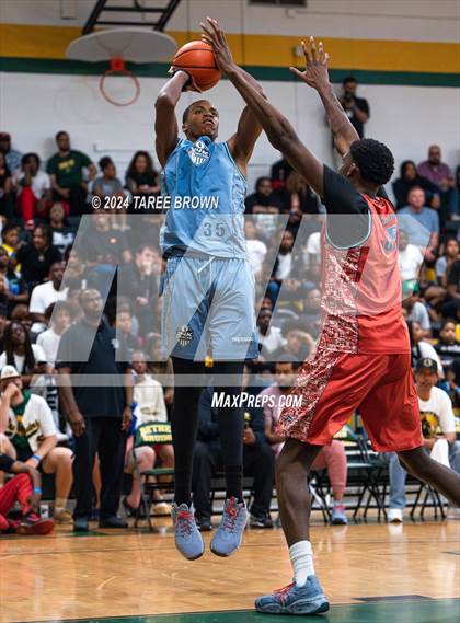 Thumbnail 1 in Team Bubba Chuck vs Team Answer (Iverson Classic) photogallery.
