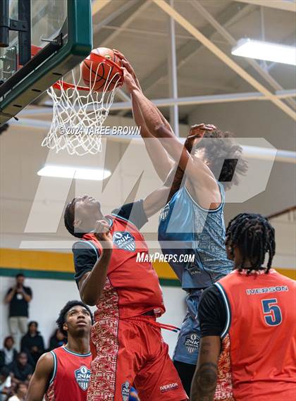 Thumbnail 3 in Team Bubba Chuck vs Team Answer (Iverson Classic) photogallery.