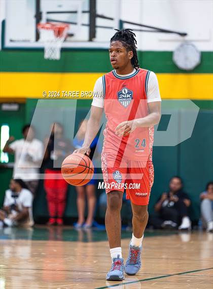 Thumbnail 1 in Team Bubba Chuck vs Team Answer (Iverson Classic) photogallery.