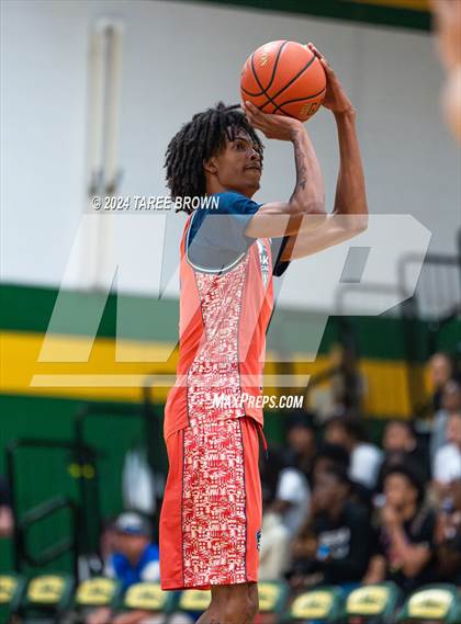 Thumbnail 3 in Team Bubba Chuck vs Team Answer (Iverson Classic) photogallery.