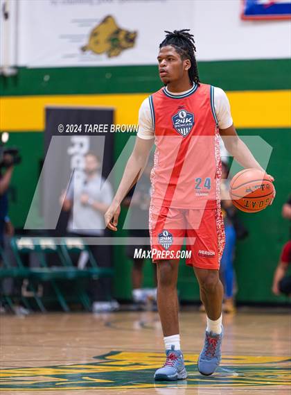 Thumbnail 1 in Team Bubba Chuck vs Team Answer (Iverson Classic) photogallery.
